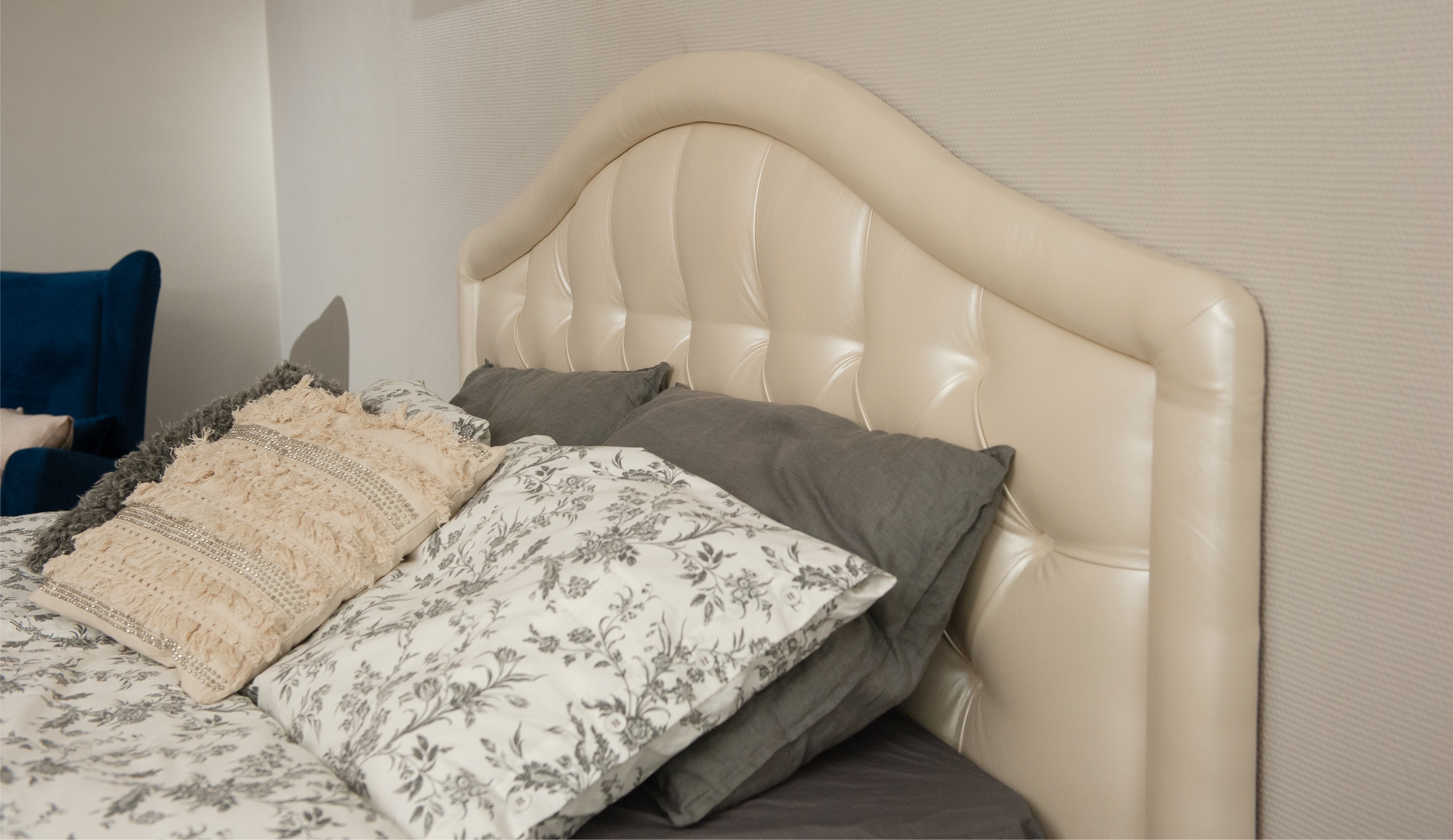 Мягкая кровать Элизабет 140, цвет pearl shell с пуговицами (подъемник) - фото 10