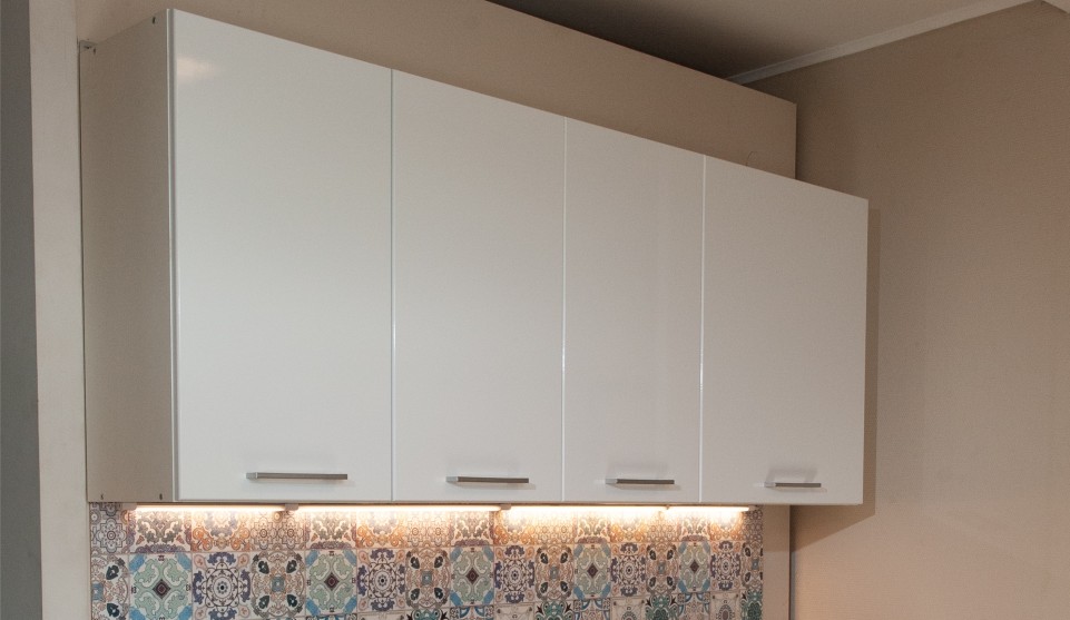Кухонный гарнитур Ника Глосс 2,4м с вытяжкой Белый глянец - фото 5